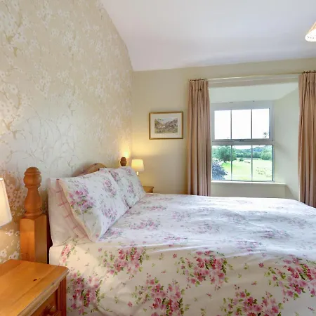 Holiday home Vintage Holiday At With Swimming Pool *
